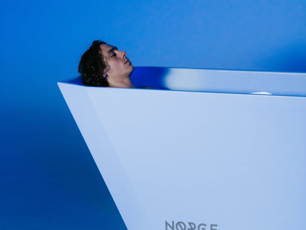 Lying flat in the Norge N-01 ice bath